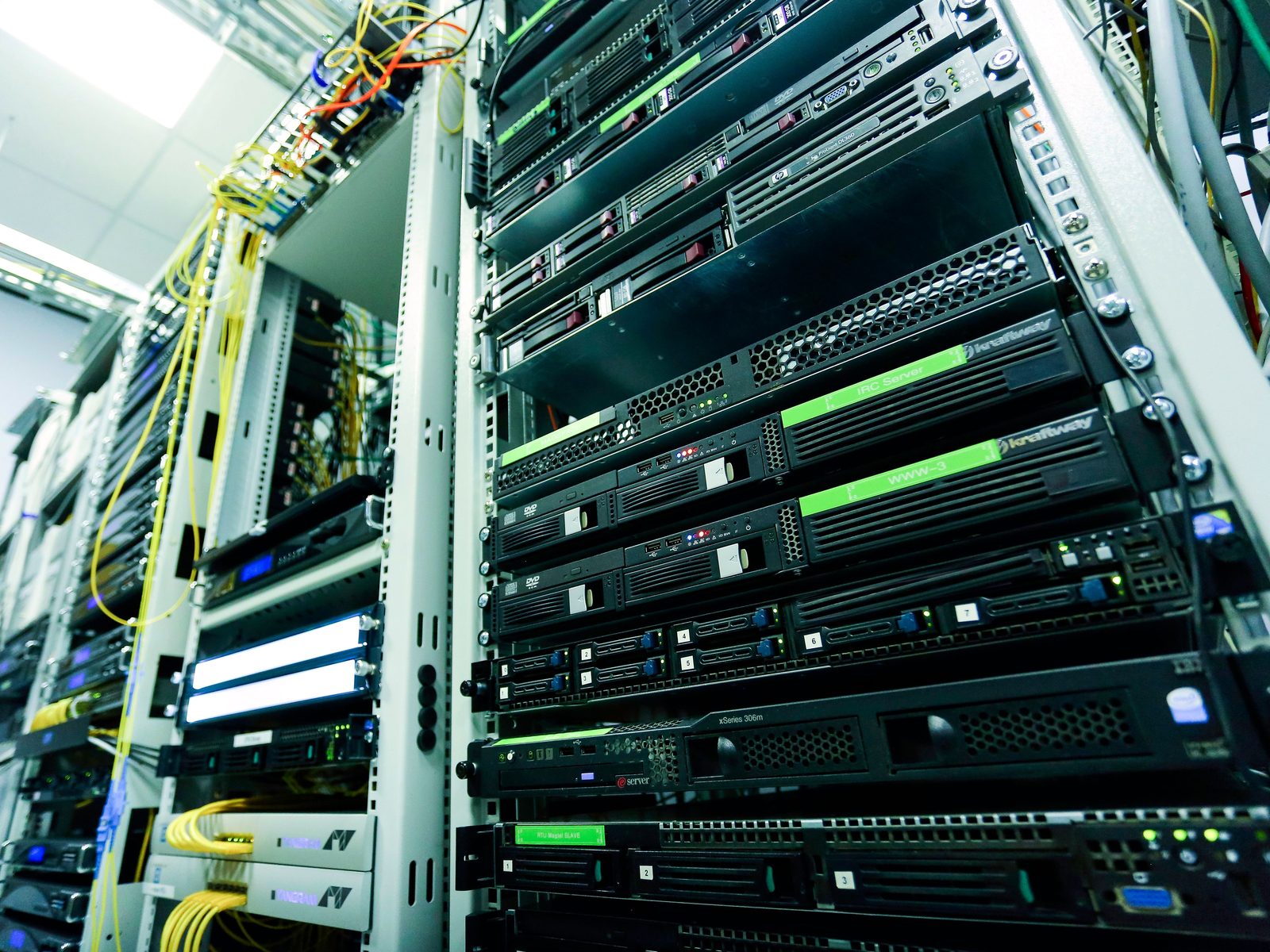Rack-mounted servers and fibre cabling in a data centre
